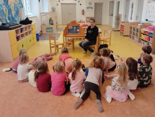 Knihovna - Návštěva dětí v MŠ - Hvězdičky, Sluníčka - 30.10.2025