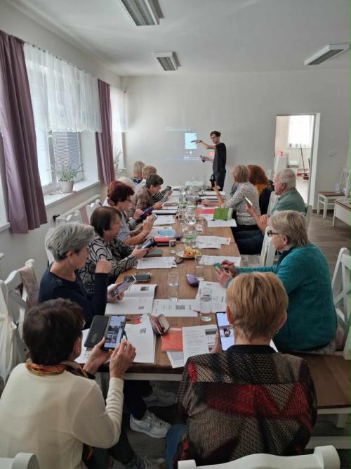 Knihovna - Kurz Jak na chytrý telefon a tablet - 5. 11. 2025