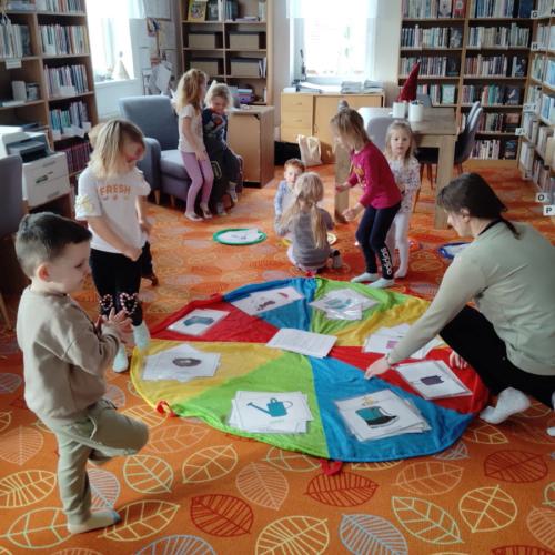 Knihovna - MŠ v knihovně - třída Sluníčka - Čtyři roční období - 24. 2. 2026