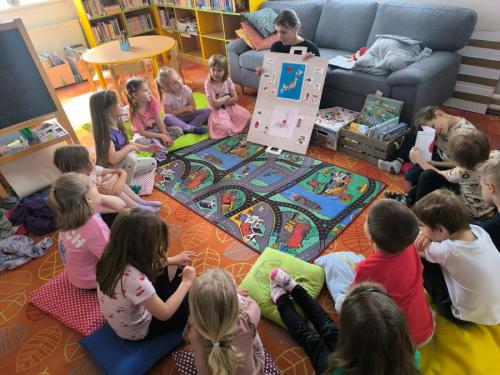 Knihovna - MŠ v knihovně - třída Hvězdičky - Dopravní prostředky - 12. 5. 2026