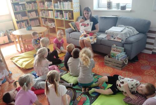 Knihovna - MŠ v knihovně - třída Sluníčka - dopravní prostředky - 25. 5. 2026