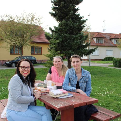 Knihovna - Čtenářský klub páté - 9. 4. 2024